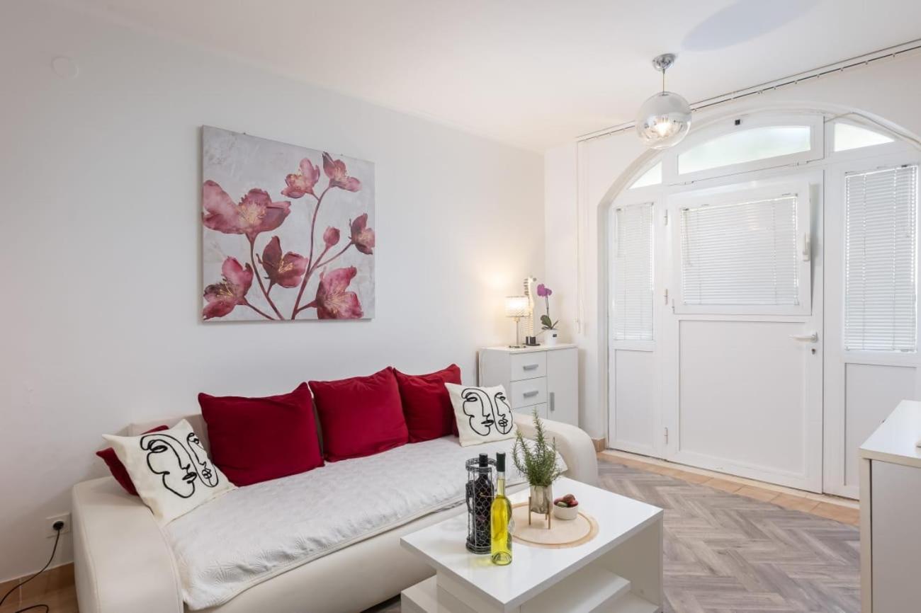 Studio Apartment Michelle ดูบรอฟนิก ภายนอก รูปภาพ