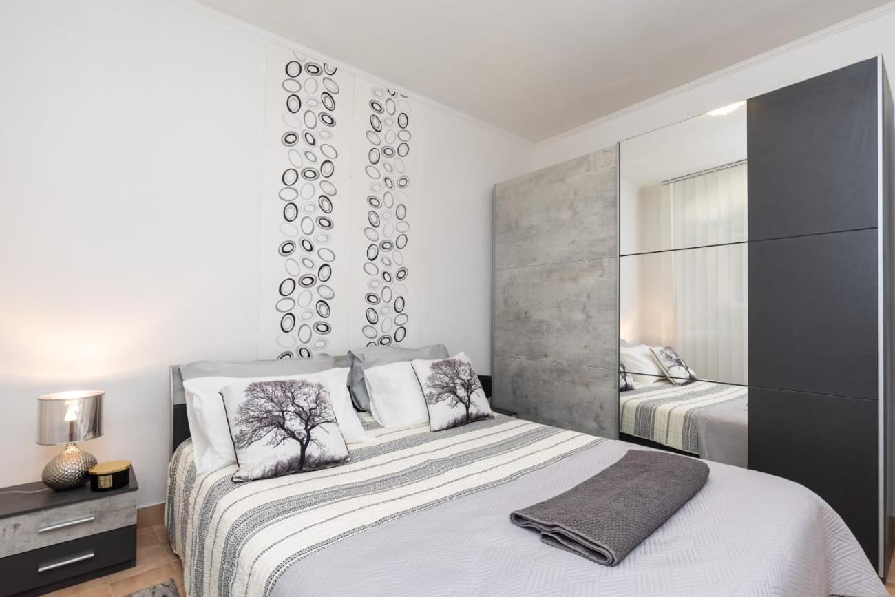 Studio Apartment Michelle ดูบรอฟนิก ภายนอก รูปภาพ